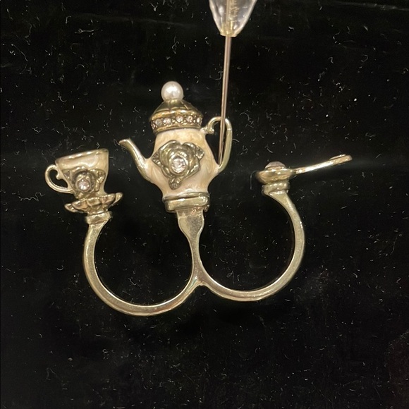 Betsey Johnson Silver Teacup Ring - Picture 2 of 4